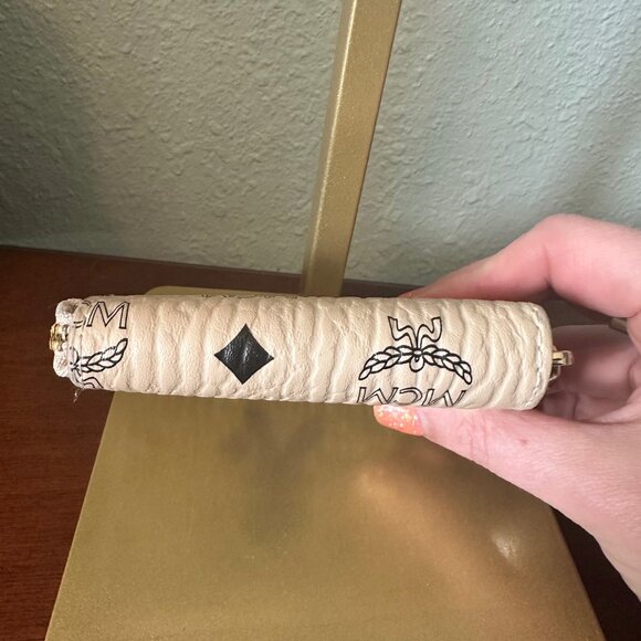 MCM Visetos Pattern Bunny Compact Wallet - NWOT - Picture 6 of 9